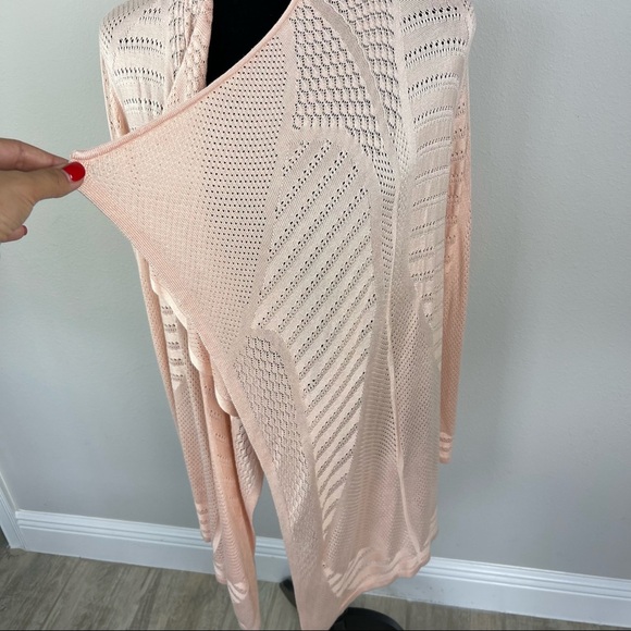 T Tahari Woman’s Peach Color Open drape front knitted cardigan long sleeve - Picture 4 of 10